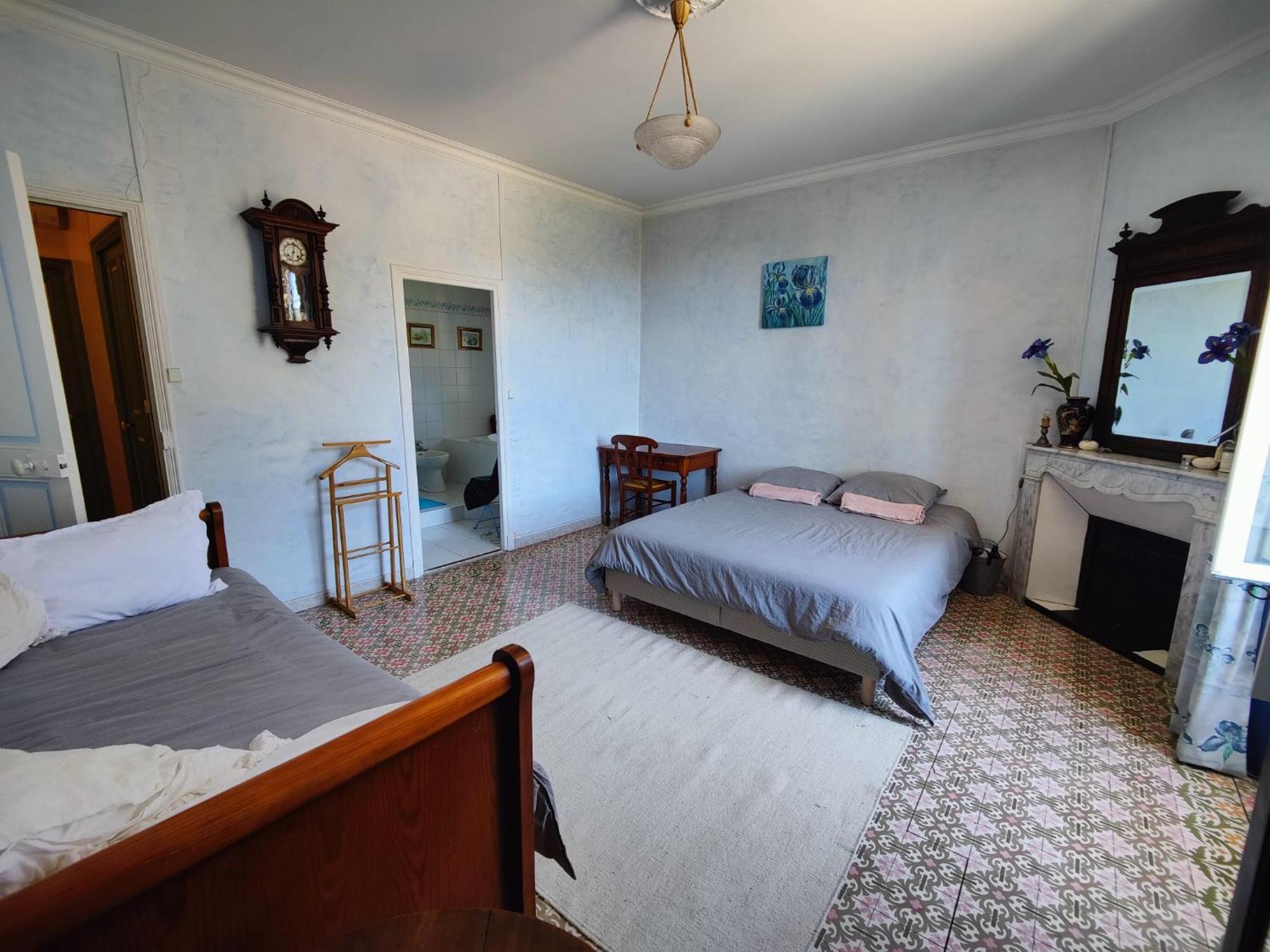 Chambre 3 Personnes Avec Salle De Bain Dans Mas Du Luberon Robion en Luberon Exterior photo