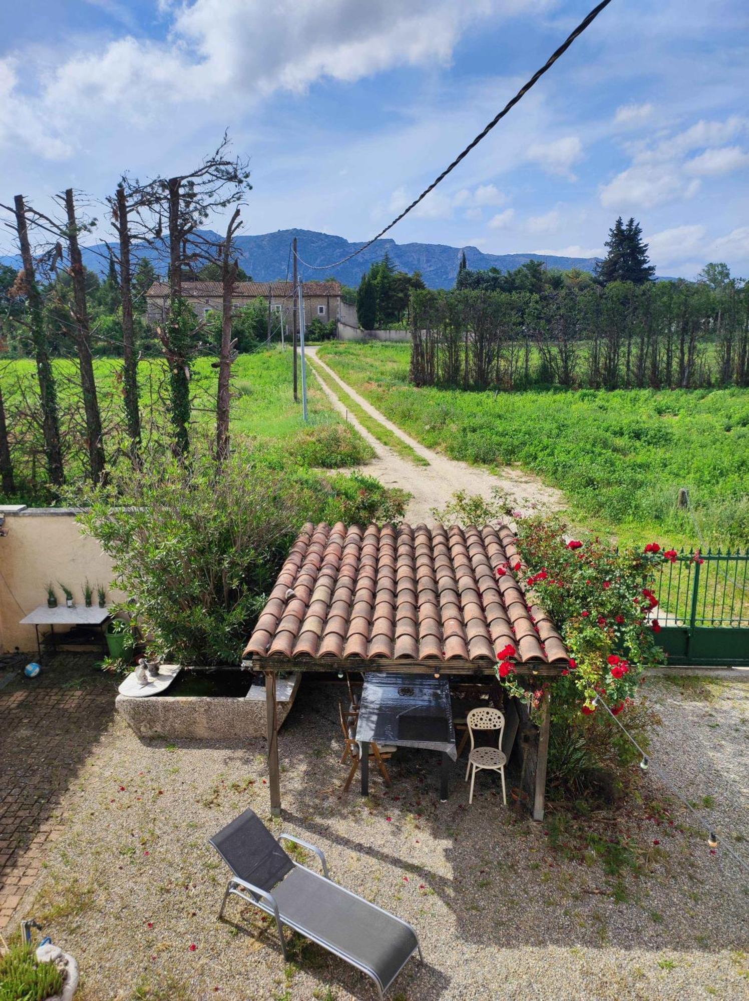 Chambre 3 Personnes Avec Salle De Bain Dans Mas Du Luberon Robion en Luberon Exterior photo