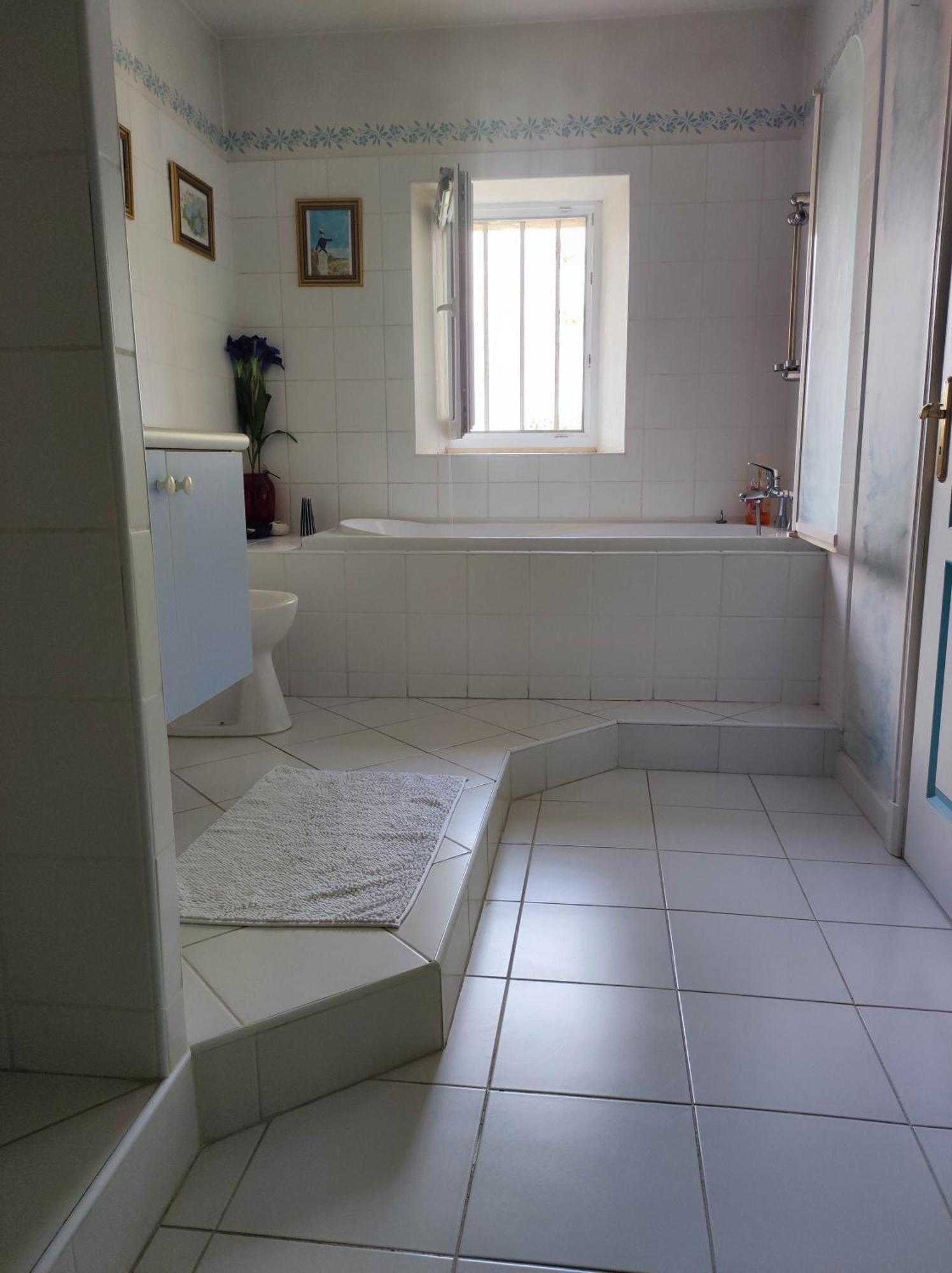 Chambre 3 Personnes Avec Salle De Bain Dans Mas Du Luberon Robion en Luberon Exterior photo